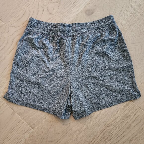 GapFit Brushed Jersey 3.5 in Shorts - Picture 6 of 6